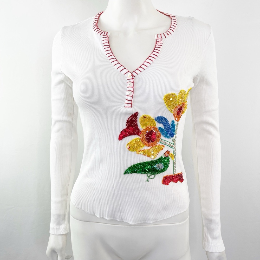 Mason’s Woman Rites Top White Long Sleeve V-Neck Flower Sequin Henley Size 4